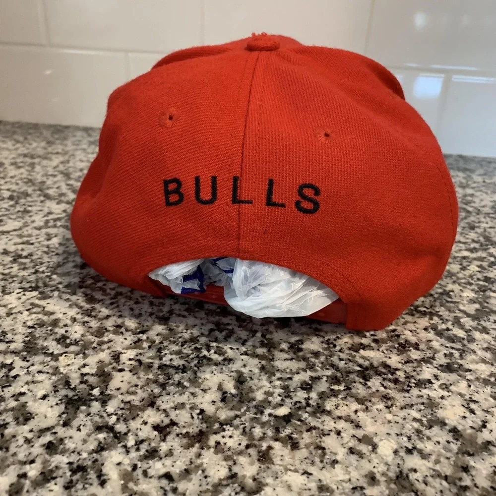 Vintage Chicago Bulls Hat Cap Snap Back Mens One Size Red GCC 100% Wool 90s